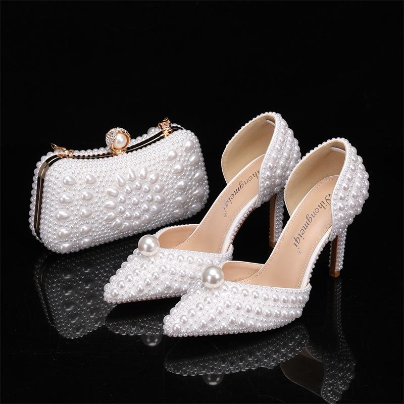 Luxury Bags For Women - ชุดกระเป๋าและรองเท้าสำหรับผู้หญิง รองเท้าแต่งงานประดับมุก รองเท้าส้นสูงสีขาวเบจ รองเท้าออกงานหรูหราสง่างาม ดีไซน์เนอร์ รองเท้าปาร์ตี้