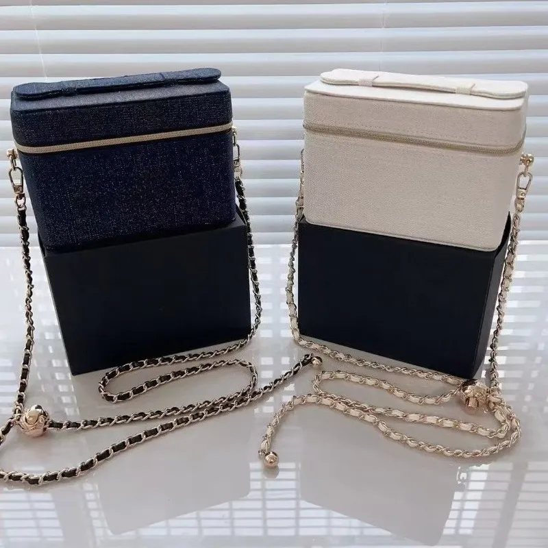 กระเป๋าเครื่องสำอางรุ่นลิมิเต็ - Luxury Bags Limited Edition บทวิจารณ์และราคา