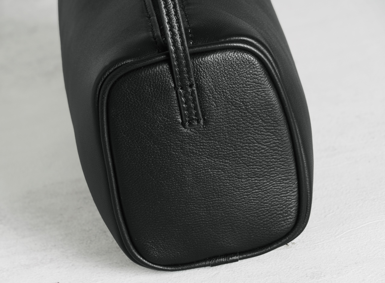 กระเป๋าสะพายหนังสไตล์มินิมอลแบ - Luxury Bags Quiet บทวิจารณ์และราคา